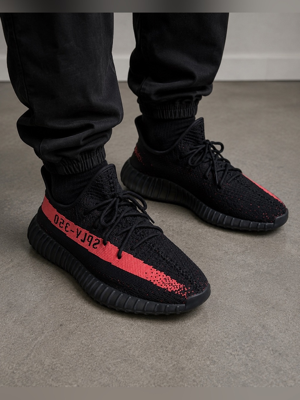 Yeezy Boost 350 V2‎ Core Black Red